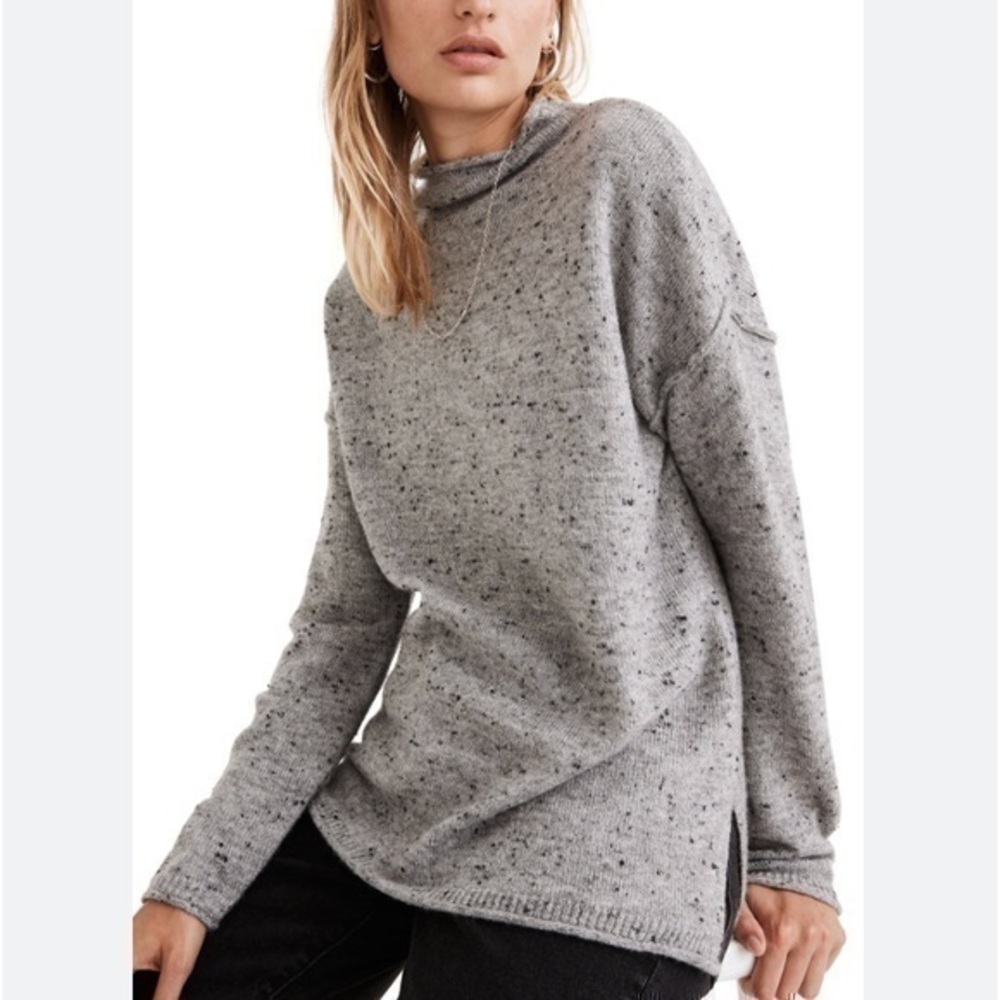 Madewell Mock Turtleneck Pebbled Gray Oversized  Sweater Size Small .